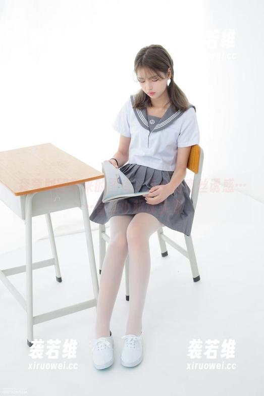 森萝财团带来的图库，少女的肉丝诱惑……有点小超现实呢
