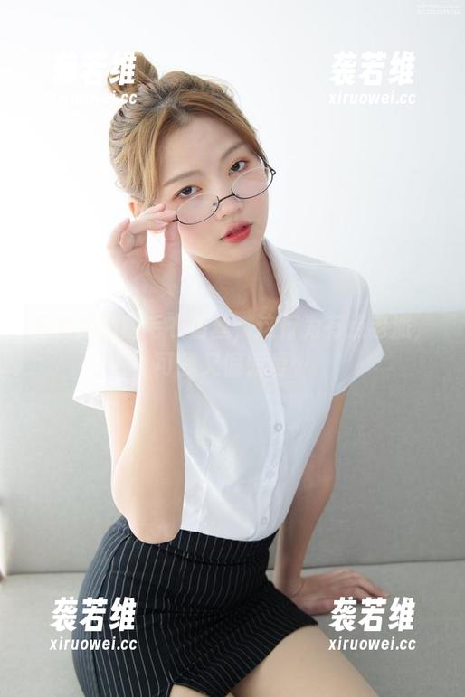 森萝财团的毛衣白丝，这行为有点老派，可我又偏偏爱…