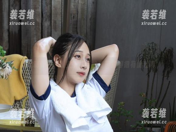 浅安安 这定制作品,浅安安把巨峰葡萄拍得很有情绪啊