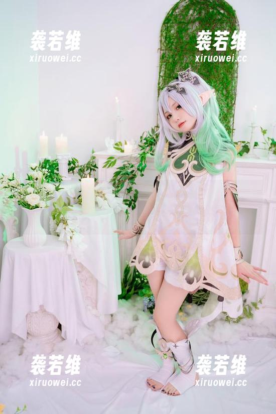 爆机少女喵小吉的体操服，cos出不羁的秀场，每张写真都充满惊喜。