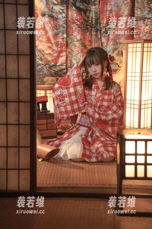 爆机少女喵小吉 看完爆机少女喵小吉的密室写真集更新,我突然也想找个密室藏起来,逃离现实!