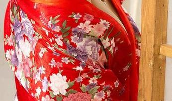 爱尤物 – 红裙写真图集，做你的小猫果然有自己的“招牌”风格，太独特了！