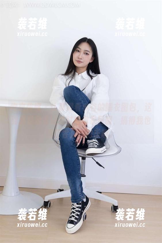 物恋传媒-小谷 物恋传媒 - 认真观看小谷的睡衣图包,这到底是睡衣还是时髦的家居服,搞得我也想尝尝拼搭的乐趣。