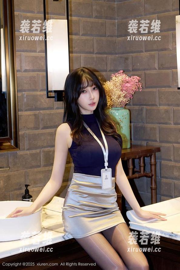 秀人网 - 我对唐安诺的皮衣写真集没什么特别的想法，但下载还是可以试试。