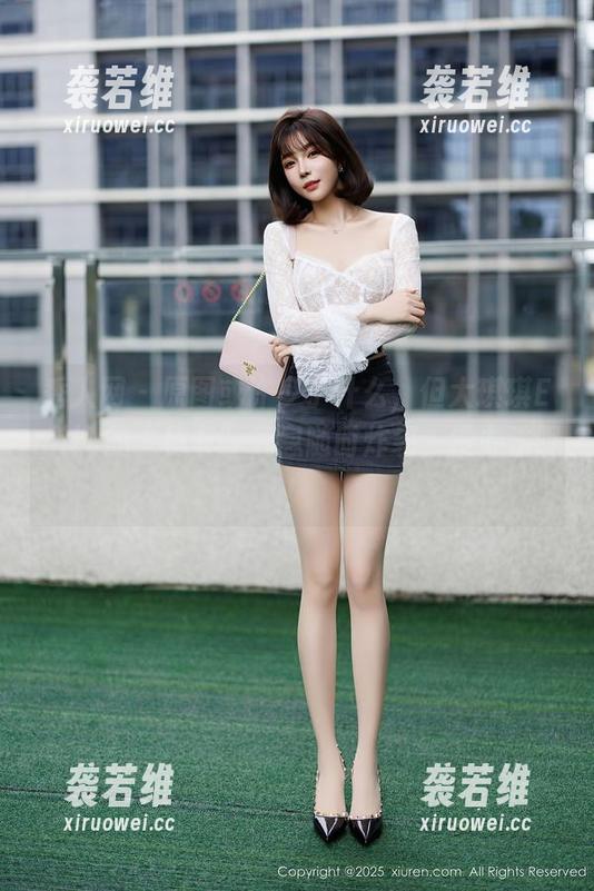 秀人网-大琪琪Emily 秀人网 - 原图或许少了什么,但大琪琪Emily的“秘书”气息随时炸裂,没办法呢!