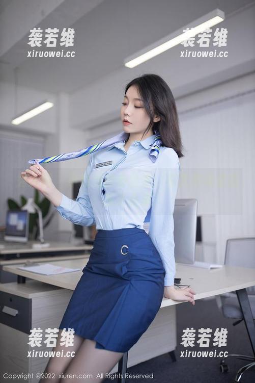 秀人网 - 小逗逗的办公室：在文件堆里找乐子合集