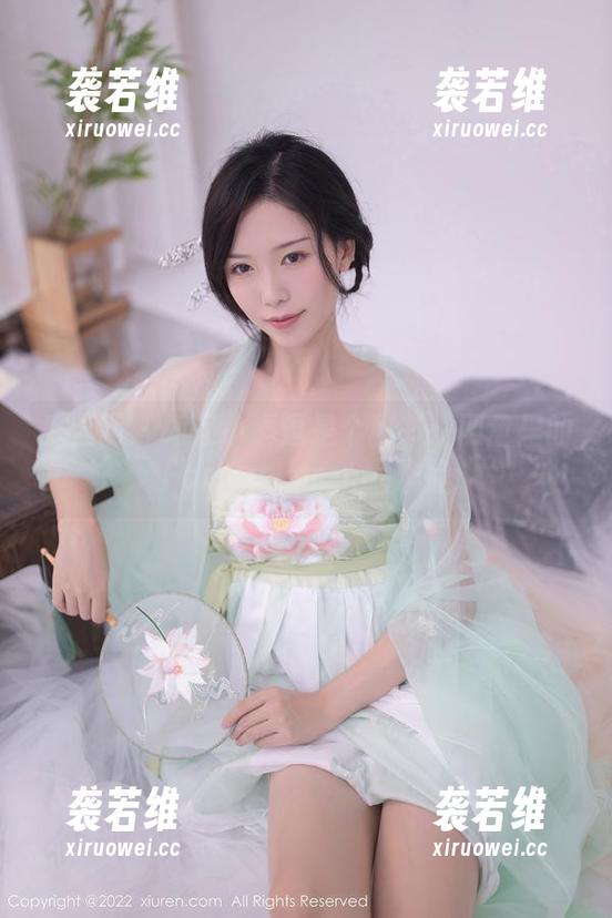 秀人网 - 如果小逗逗是个秘书：网盘里的Forget-me-not作品