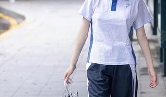 秀人网 – 在爱酱里私拍的黑丝中，你会发现什么惊喜？