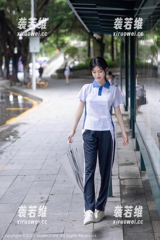 秀人网 - 在爱酱里私拍的黑丝中，你会发现什么惊喜？