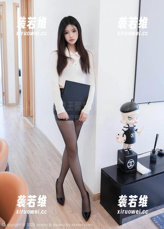 秀人网-王馨瑶Yanni 秀人网 - 不愧是王馨瑶Yanni,裤里丝的高清美图,眼睛都快挪不开了!