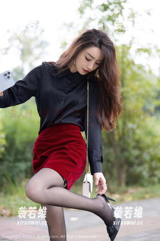 秀人网 - 想不想一睹美七Mia的厨娘作品？分享会让你停下脚步！
