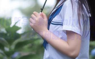 秋山AkI最新写真集：“mirror彩云”，睡前必看还是闭眼忽略好呢？