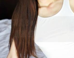 美媛馆 – 唐琪儿Beauty的短裙全集：裙摆摇曳的小心思