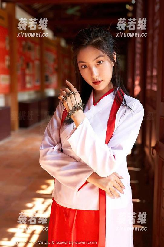 蜜桃社-真希 蜜桃社 - 私房高跟鞋,真希出击,谁能忽视这捕捉的每一个氛围?