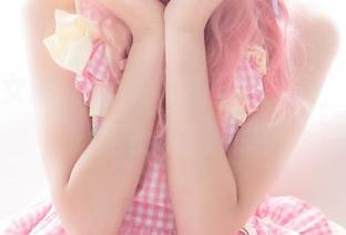 西瓜少女的新篇章：制服的图包，让每一张都充满话题感。