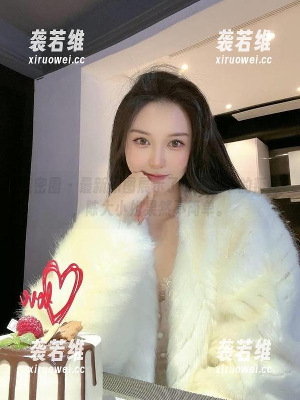微密圈 - 最新原图展示了个和服下的叛逆，陈大小姐果然不简单。