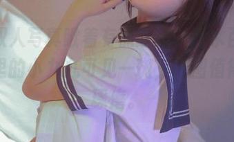 一组双人写真瞅着有点意思，青水百合子你心里的小九九可见一斑，原图值得反复琢磨。