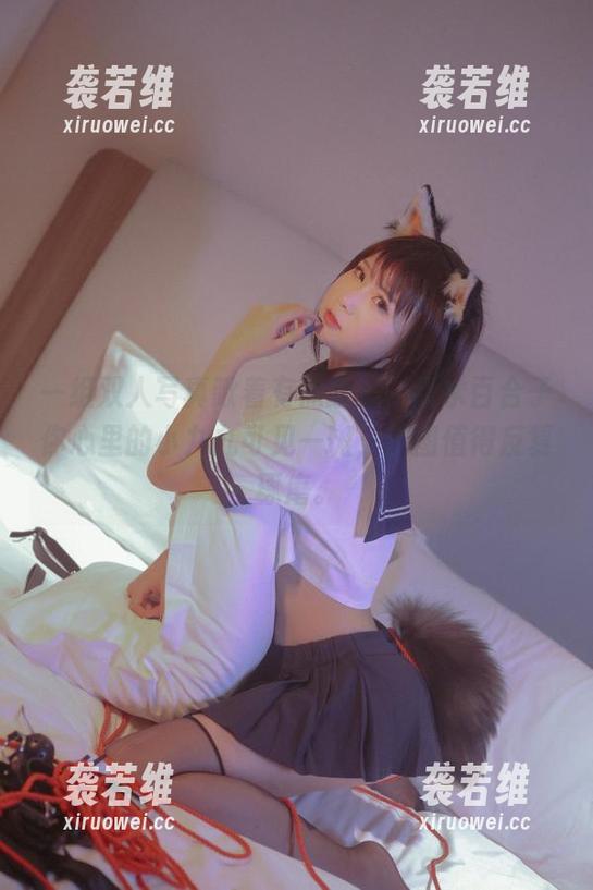 一组双人写真瞅着有点意思，青水百合子你心里的小九九可见一斑，原图值得反复琢磨。