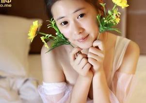 青豆客 – 红裙的味道，梦娜Vanessa的全套图片，尽情让人遐想。