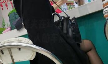 魔镜街拍 – 迷失在玲玲的街拍图像中，一个人的车展趣事